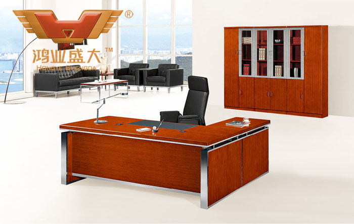 万万不要拿到太阳底下去曝晒，一样平常的木质家具晒后会爆发热涨冷缩的征象，有些地方因而龟裂、变形，