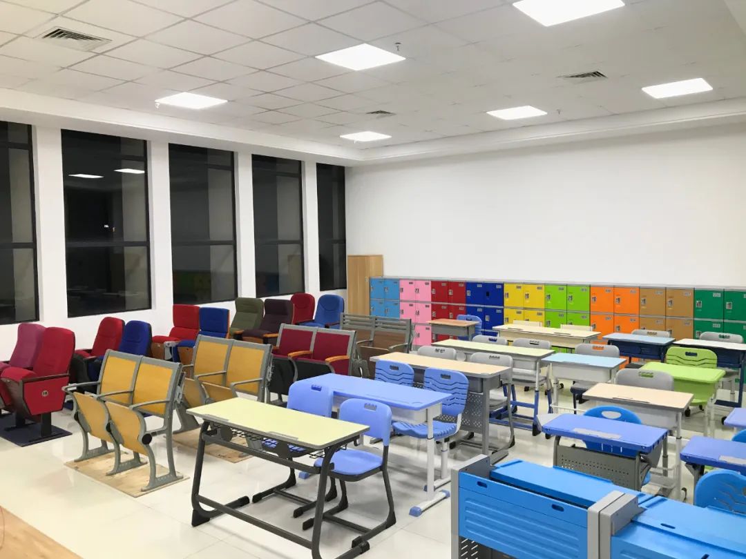 学校家具